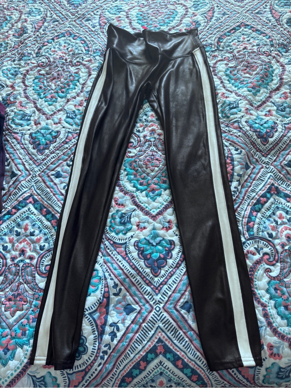 Spanx Faux Leather Side Stripe Leggings black w/white tuxedo stripe-Med LIKE NEW